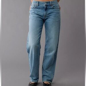 American Eagle Low-Rise Ex-Boyfriend / Baggy Straight Jean